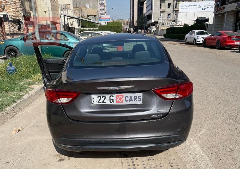 کرایسلەر 200